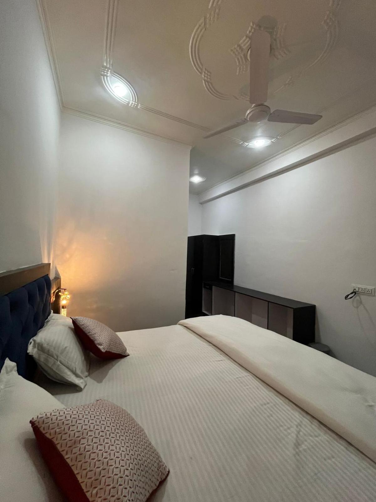La Calma Homestay Khajurāho Exteriör bild