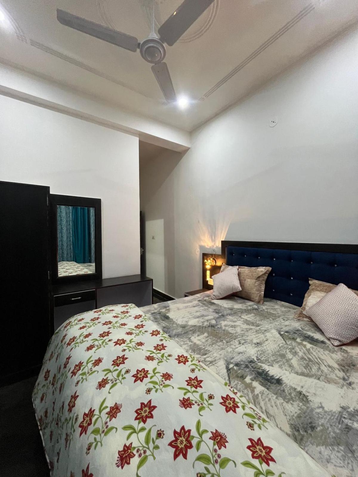 La Calma Homestay Khajurāho Exteriör bild