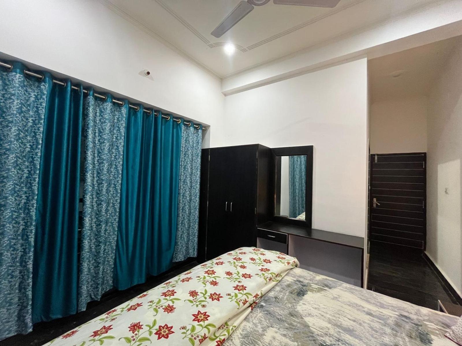 La Calma Homestay Khajurāho Exteriör bild