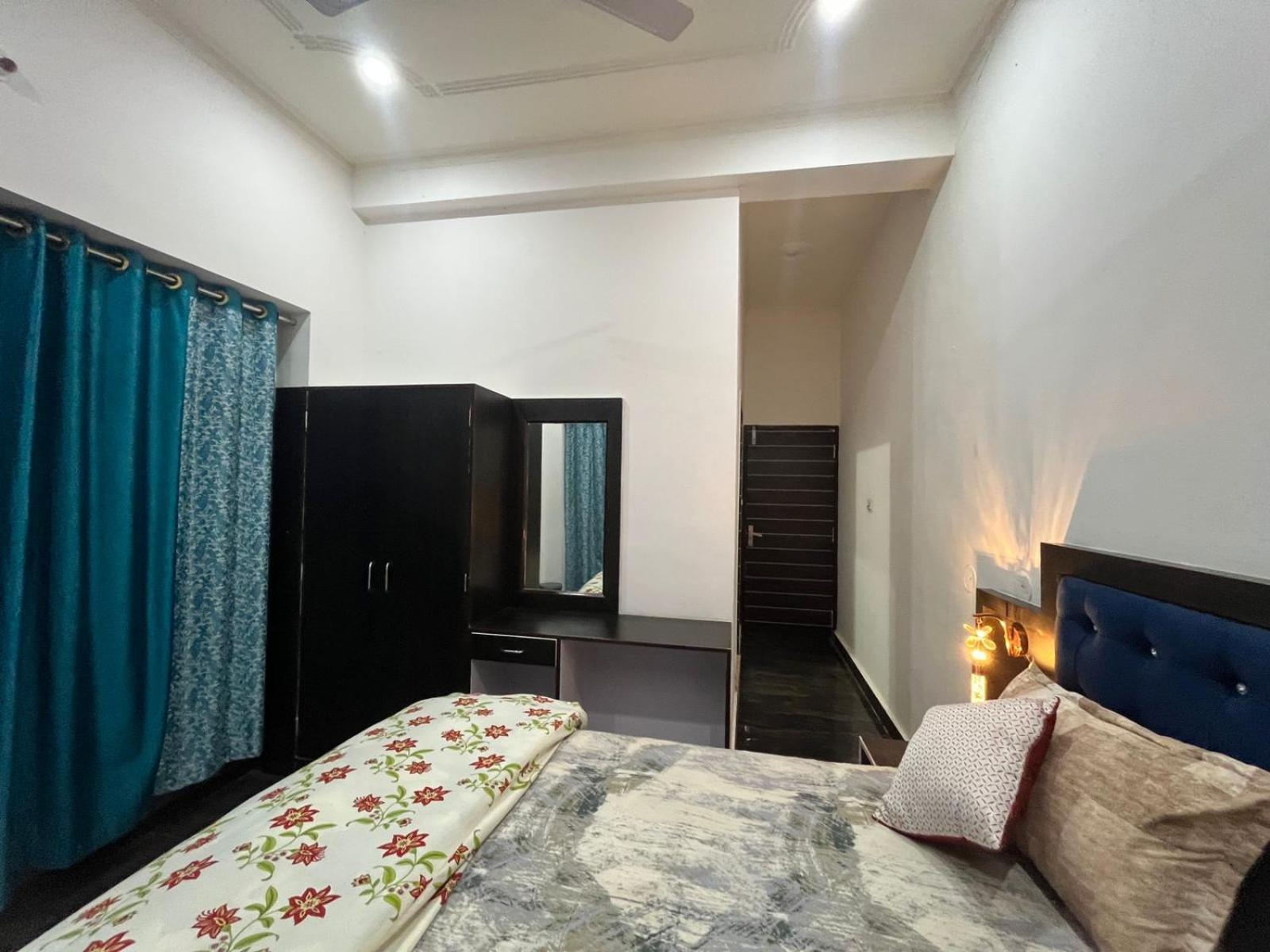 La Calma Homestay Khajurāho Exteriör bild